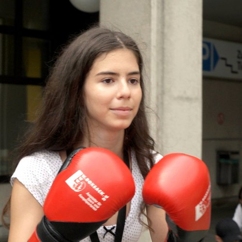 Jugendliche trainieren mentale und körperliche Stärke bei der Jugendgesundheitskonferenz