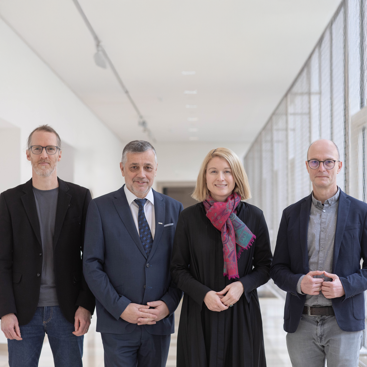 Dr. Christoph Weber HS-Professor für empirische Bildungsforschung, Dr. Alfred Klampfer Bildungsdirektor, Bildungs- und Gesundheits-Landesrätin LH-Stv.in Mag.a Christine Haberlander, Mag. Dr. Rainer Schmidbauer Leitung Institut Suchtprävention, pro mente OÖ