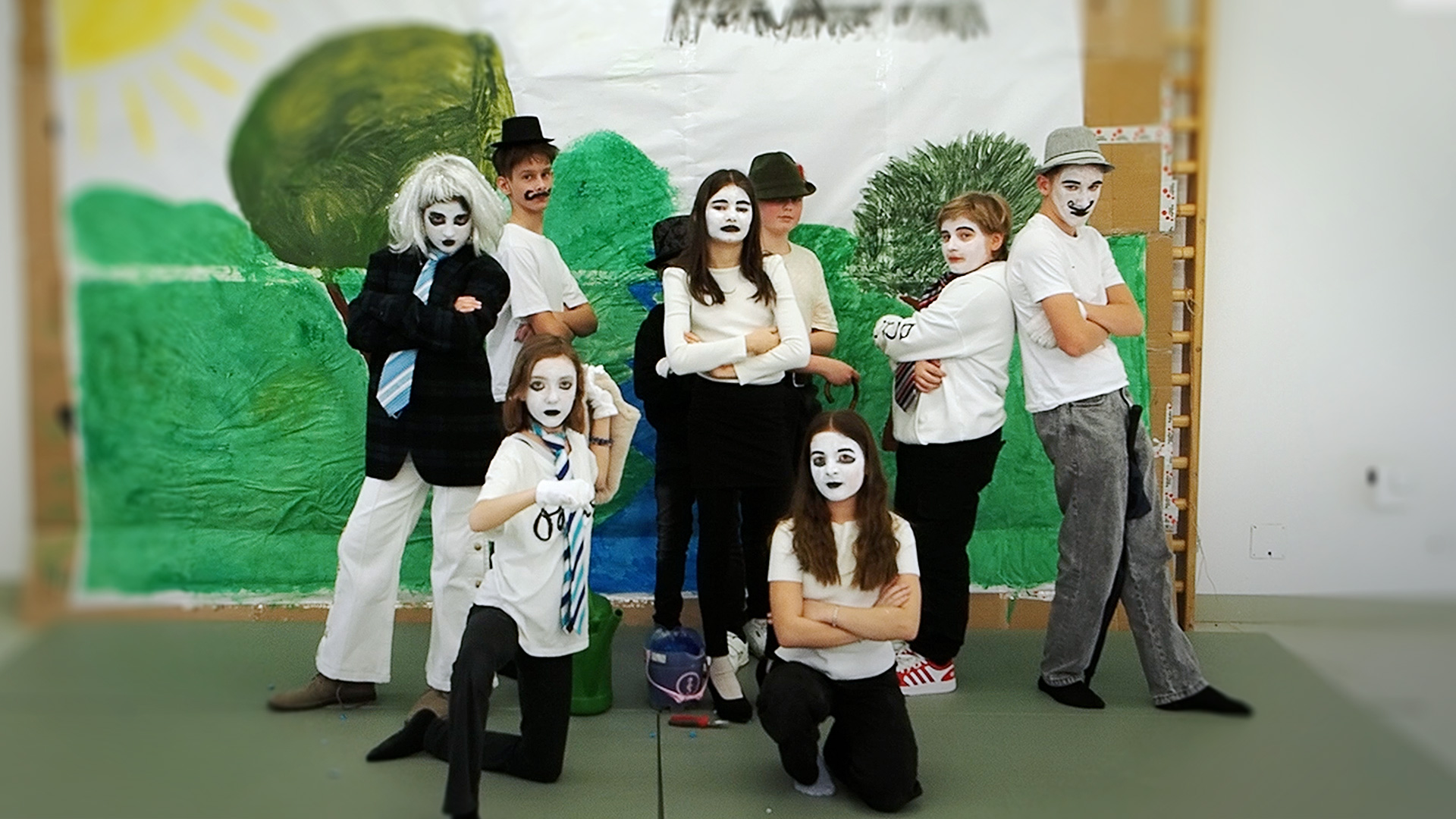 Die Kinder der Schule Scola gewinnen mit einem Video im Stil von Charlie Chaplin den Sonderpreis beim Jugend Award Wasser.